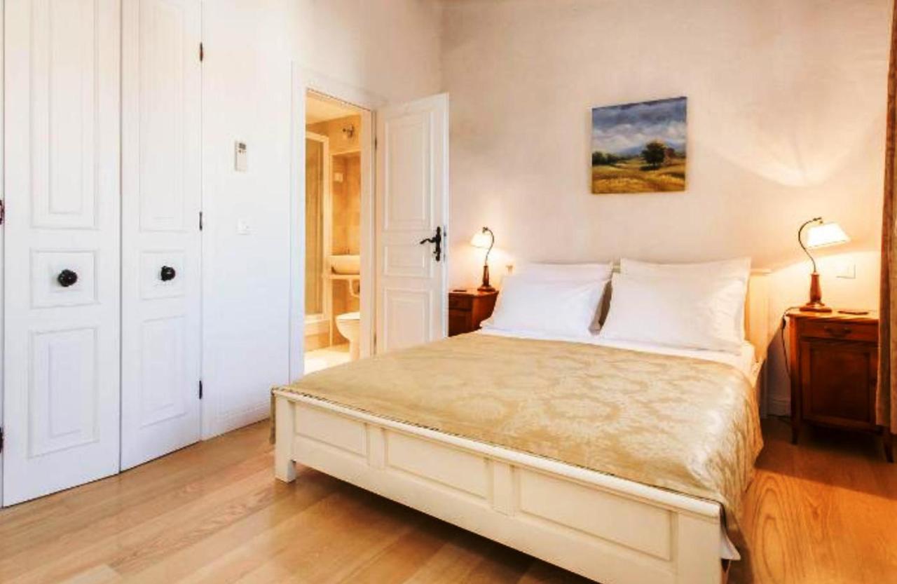 Augusta Apartment โรวีน ภายนอก รูปภาพ