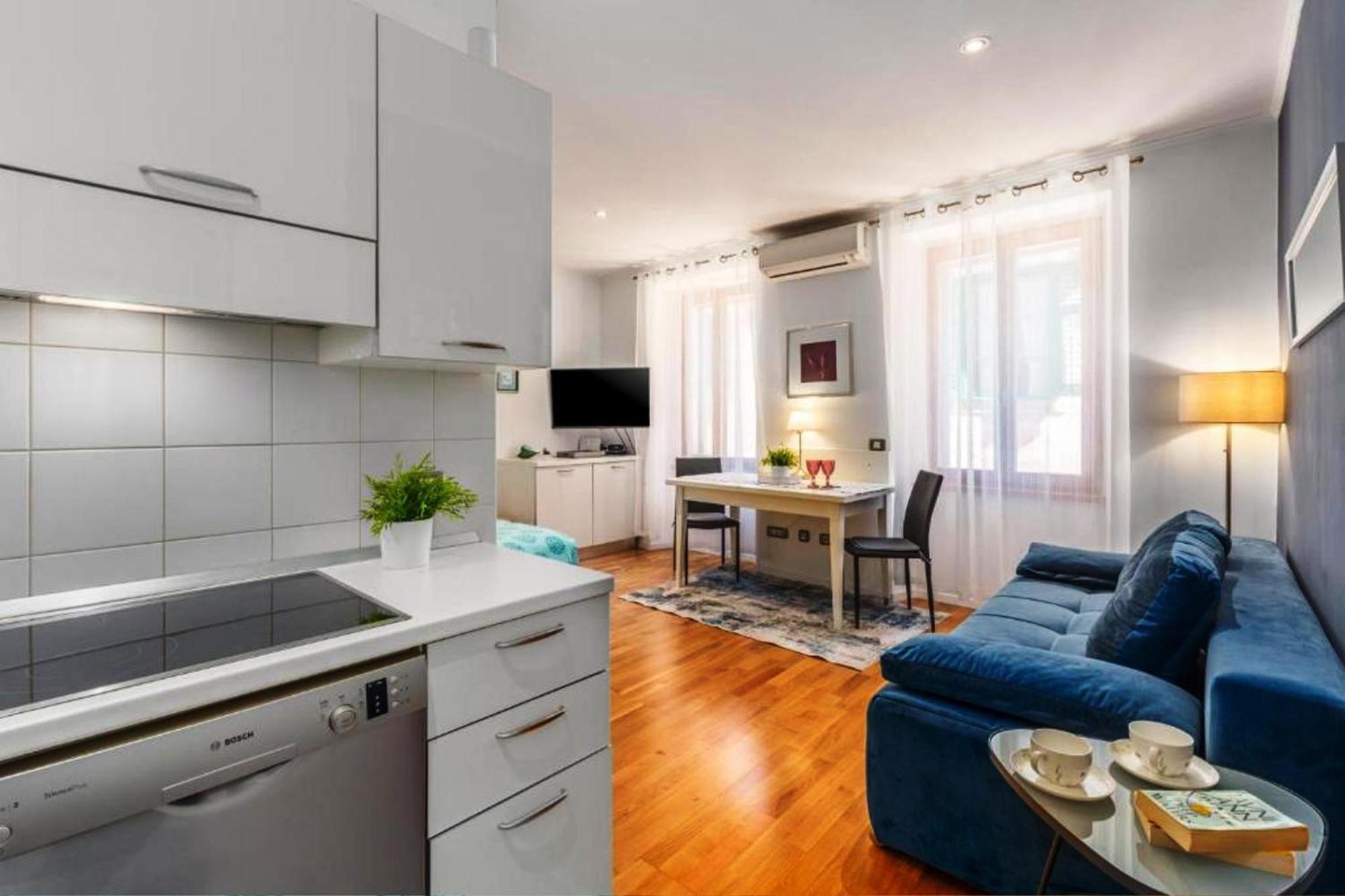 Augusta Apartment โรวีน ภายนอก รูปภาพ
