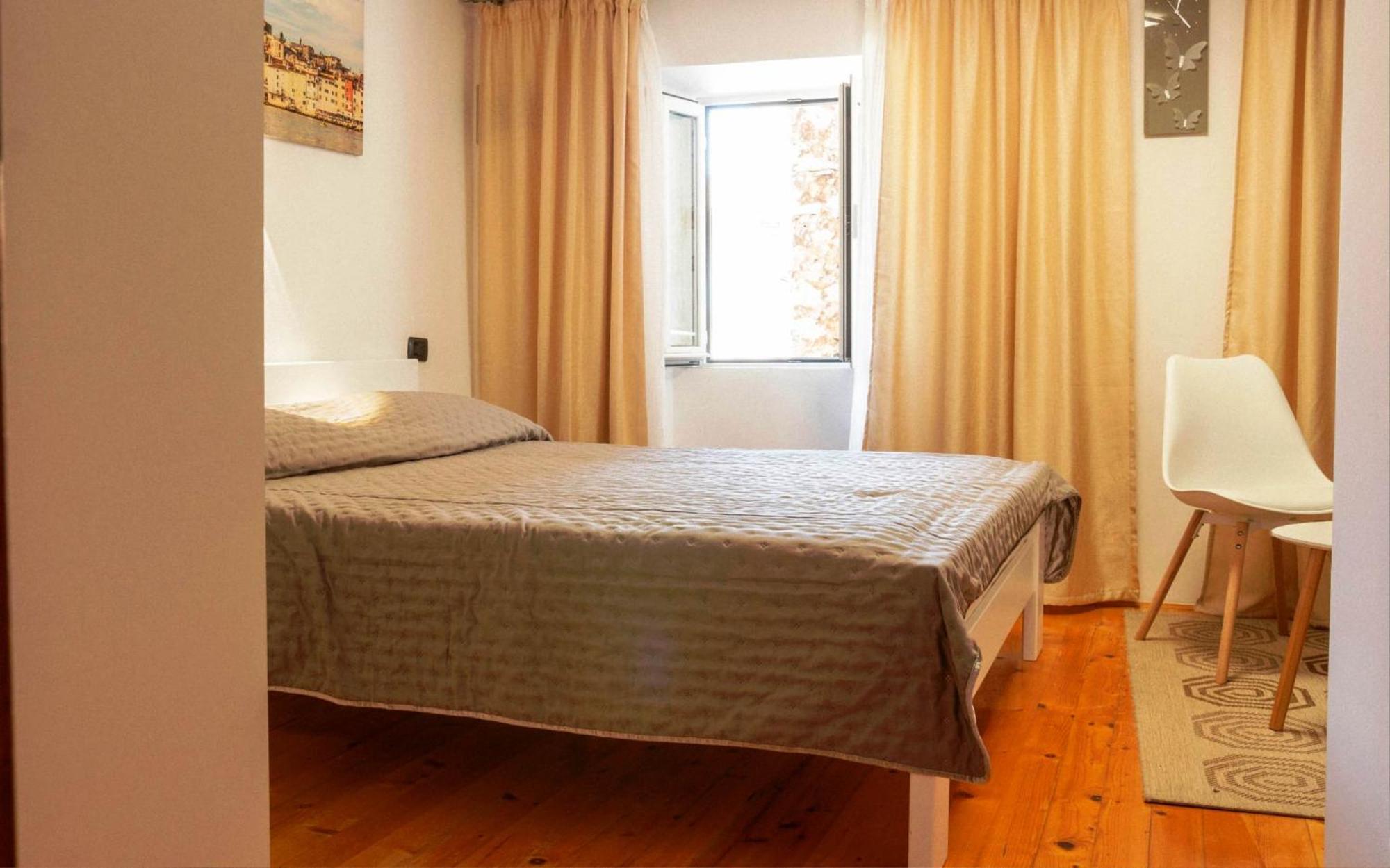 Augusta Apartment โรวีน ภายนอก รูปภาพ