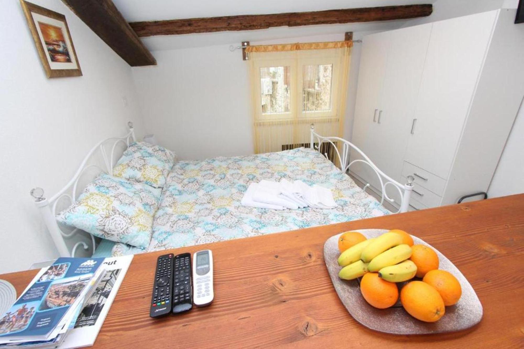 Augusta Apartment โรวีน ภายนอก รูปภาพ